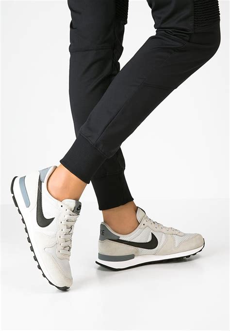 nike internationalist schuhe light bone schwarz cool grau damen|Womens Internationalist .